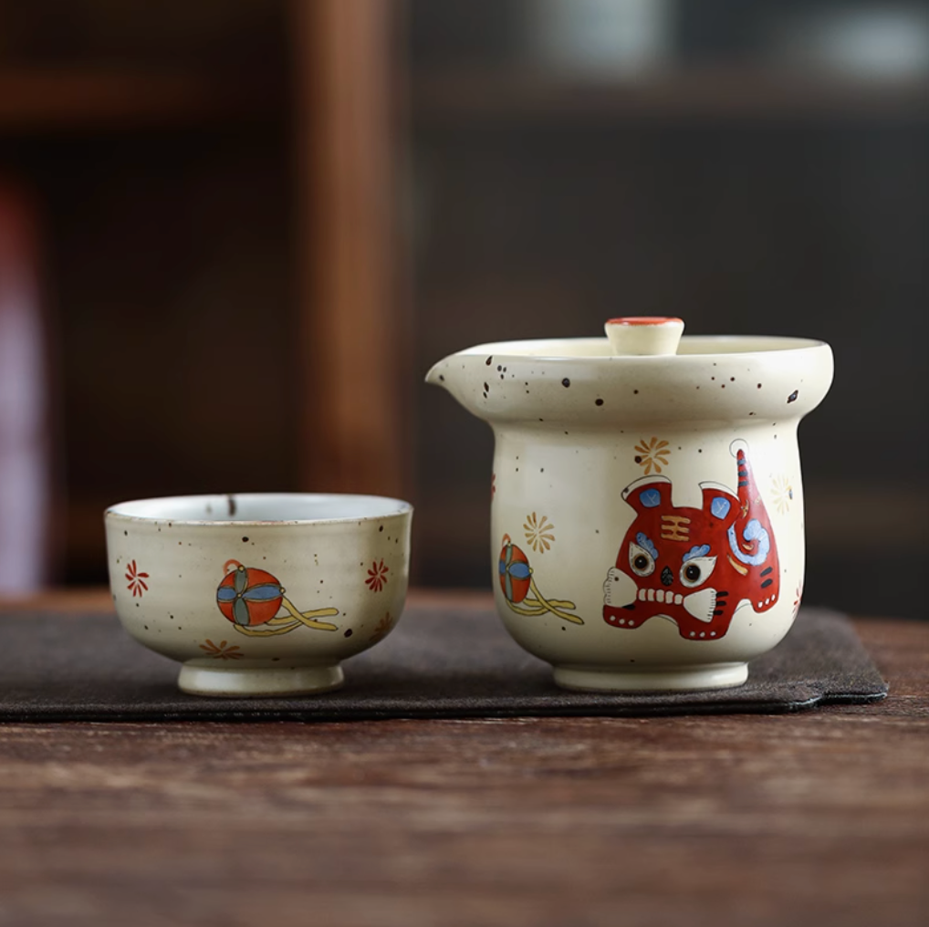 “Lucky Tiger“ Kung Fu Travel Tea Set Hand-painted Jingdezhen Teapot