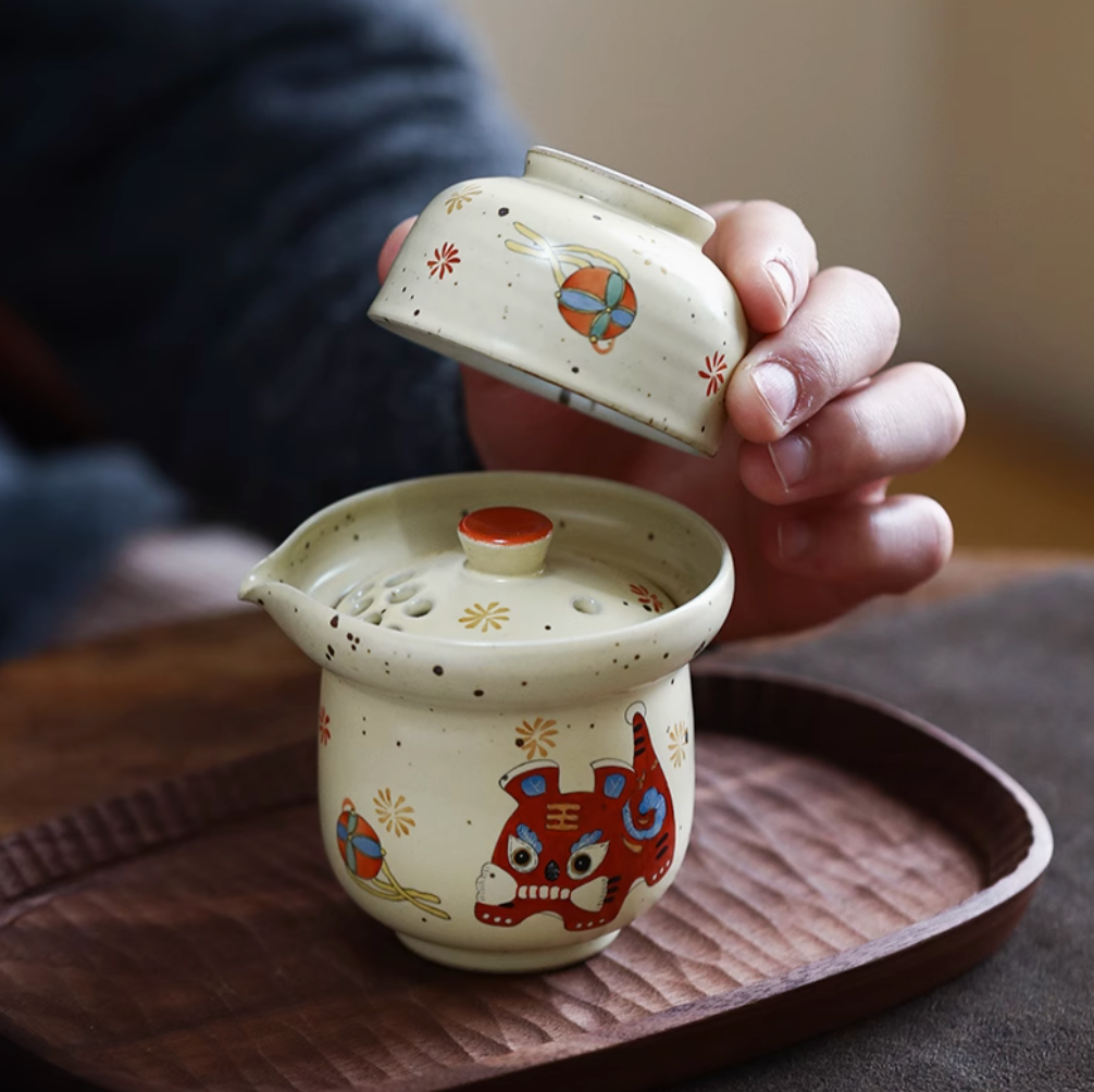 “Lucky Tiger“ Kung Fu Travel Tea Set Hand-painted Jingdezhen Teapot